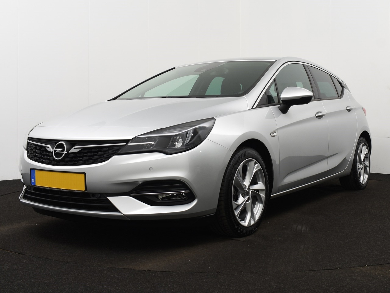 astra-launch-elegance-2.jpg